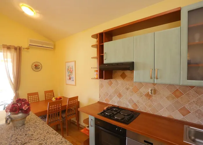 Sea View Pericic アパート Sukošan