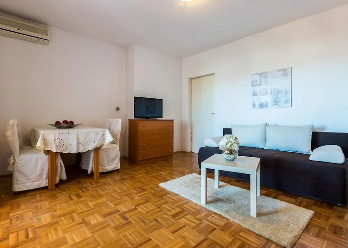 アパート Sea View Pericic