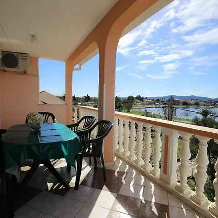 Apartment Sea View Apartments Pericic *