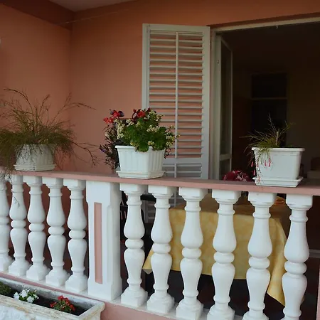 Sea View Pericic شقة *