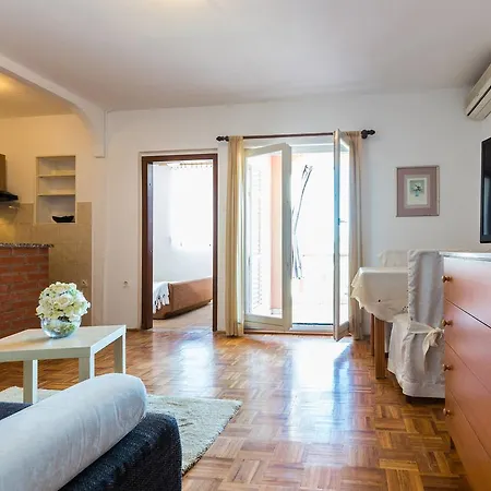 Sea View Apartments Pericic * Sukošan