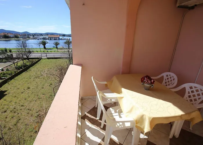 Sea View Pericic شقة Sukošan